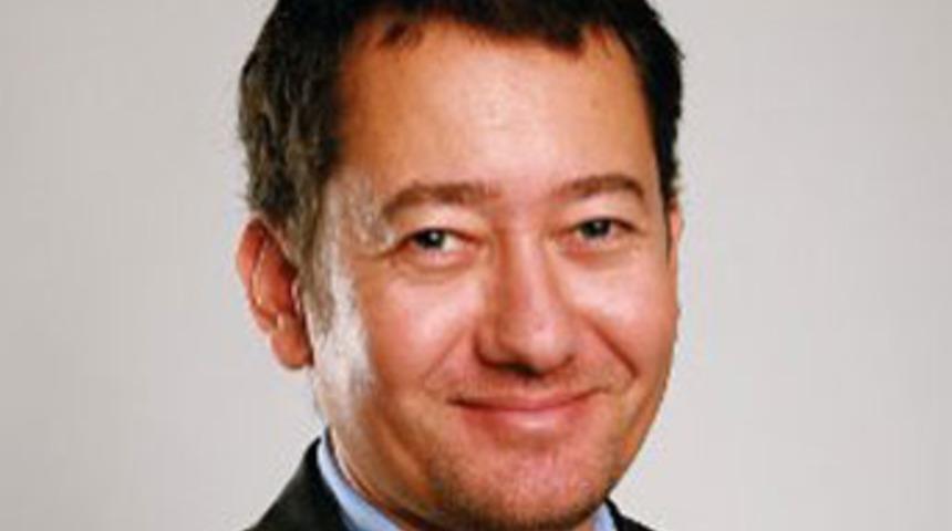 Akşam'da k&ouml;şe yazarlarının işine son