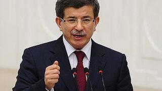 'Zihnindeki Davutoğlu ile kavga ediyor'