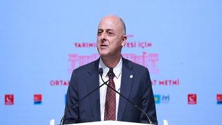 İyi Parti'de hareketli günler! Ümit Özlale istifa ettiğini duyurdu