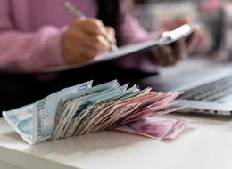 186 bin TL'lik borcu 50 bin TL ile kapattı! 'Hesaplamak 5-6 saat sürdü' Yüzlerce kişi borçtan kurtuldu