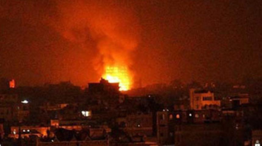 Suriye ordusu Halep'i bombalıyor