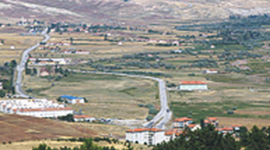 Polis aranan sanığı cezaevinde &lsquo;yakaladı&rsquo;