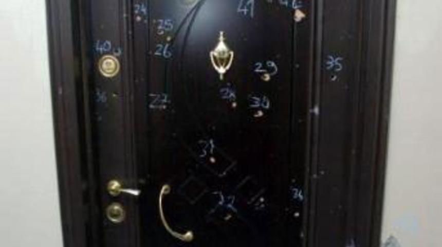 Yüzlerce kurşun izi!