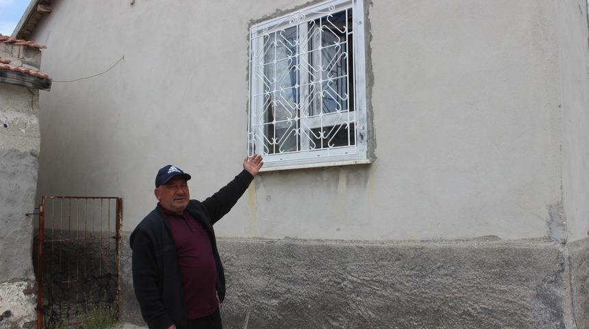 '40 yıldır hamallık yaparak biriktirdim' Eve gelince hayatının şokunu yaşadı! Milyonları gitti... Pencere demirini bile sökmüşler