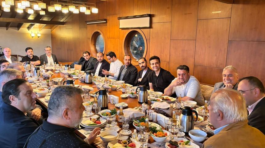 Beşiktaşlı eski yönetim kurulu üyesi Murat Kılıç basın mensuplarını ağırladı!