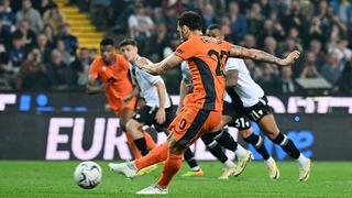 İtalya Hakan Çalhanoğlu'nu konuşuyor! Udinese'yi de boş geçmedi, milli yıldız kariyer rekoru kırdı