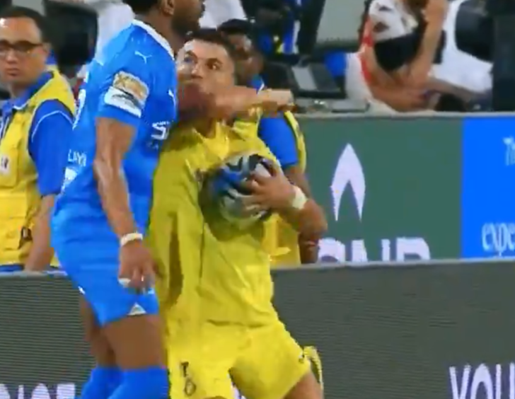 Suudi Arabistan Süper Kupa yarı finalinde Cristiano Ronaldo'nun olaylı gecesi! Rakibine dirsek attı, hakeme yumruk kaldırdı... Arabistan kariyerinde ilk kez kırmızı kart gördü G3