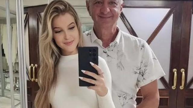 65 yaşındaki belediye başkanı 16 yaşındaki eşiyle aşk tazeledi! Aşk dolu bir yıl diyerek evlilik yıl dönümlerini kutladı