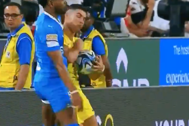 Suudi Arabistan Süper Kupa yarı finalinde Cristiano Ronaldo'nun olaylı gecesi! Rakibine dirsek attı, hakeme yumruk kaldırdı... Arabistan kariyerinde ilk kez kırmızı kart gördü G4