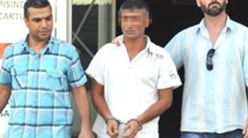 Tacizcisini acil serviste yakalattı