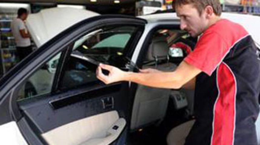 Otomobilde cam filmi serbest olacak