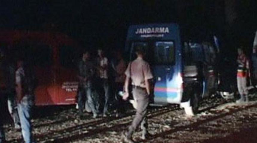 Mevlütten dönen aile uçuruma yuvarlandı:5 ölü