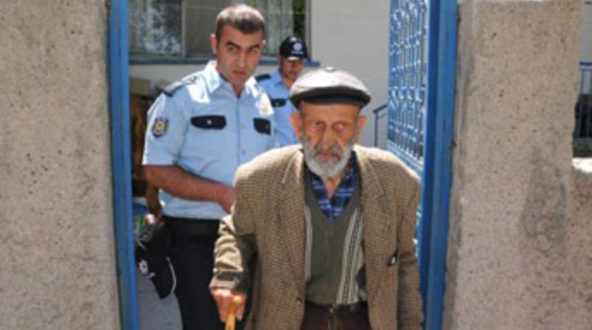 Vişne toplama bahanesiyle!