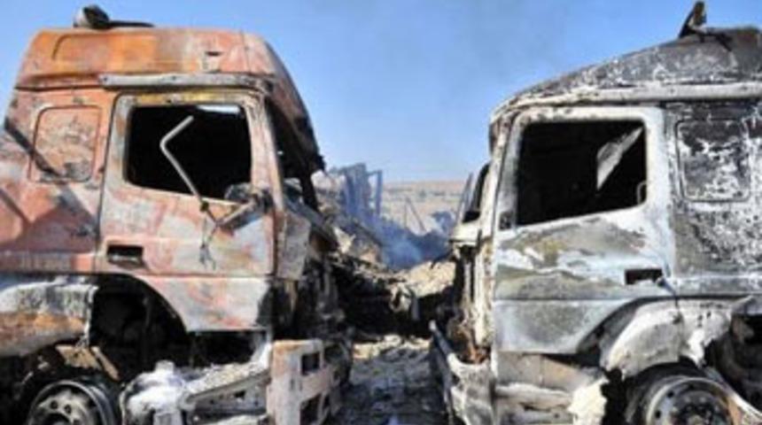 T&uuml;rk TIR'ları yakıldı