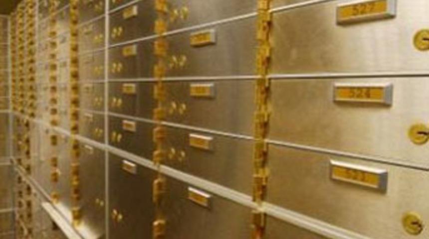 Kiralık kasadan 'el bombası' &ccedil;ıktı