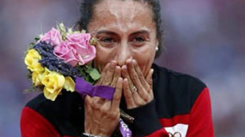 'Son 100 metrede g&ouml;lgemle yarıştım'