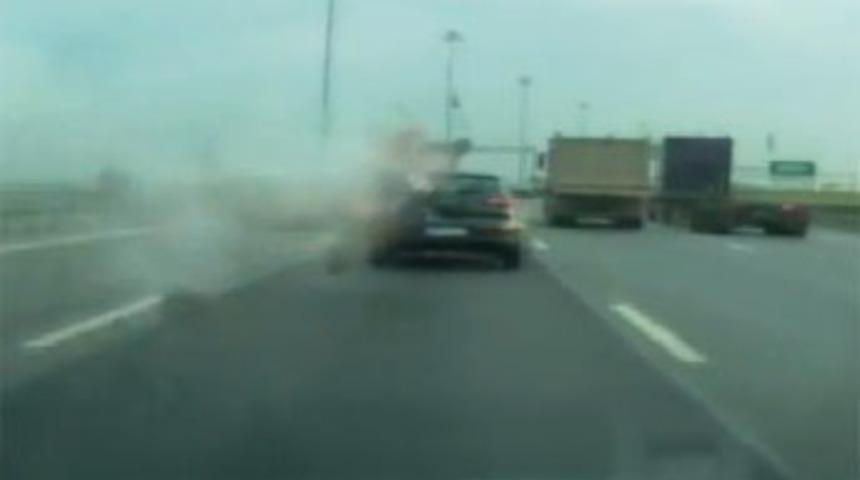 Havada parçalandı!