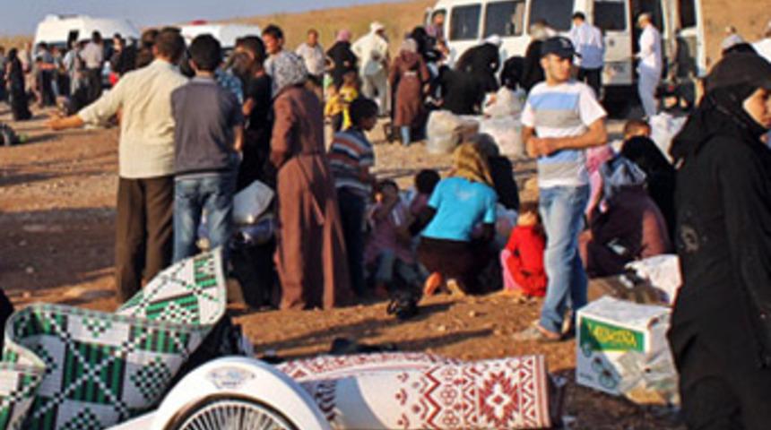 Suriyeliler i&ccedil;in kamplarda yer kalmadı!