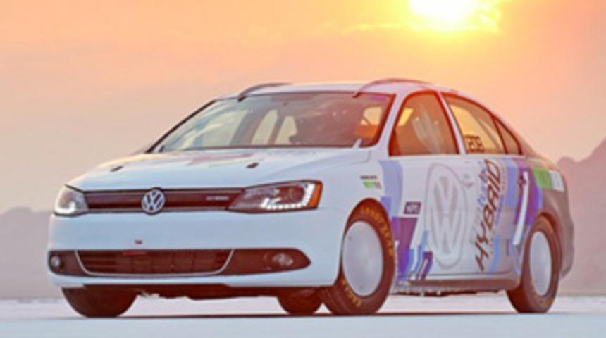 D&uuml;nyanın en hızlı hibrit otomobili!