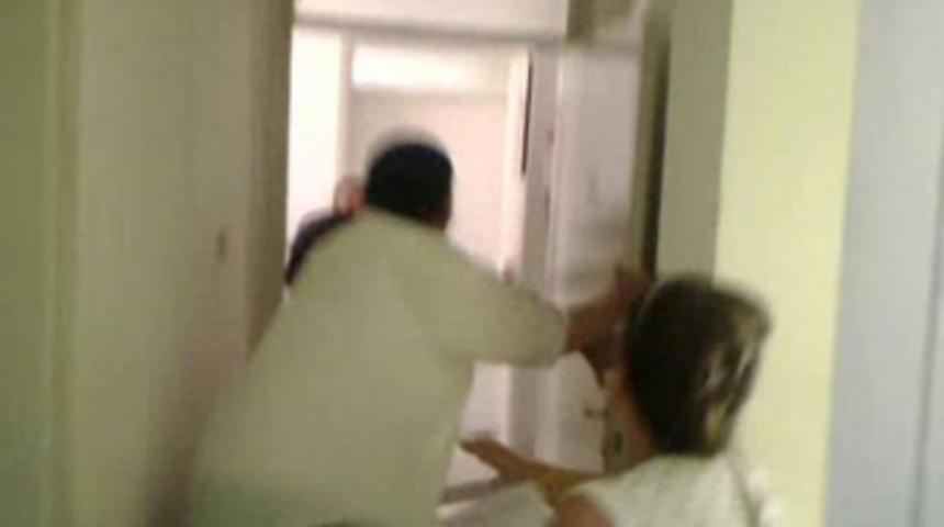 Bu kez doktor hastayı d&ouml;vd&uuml;!