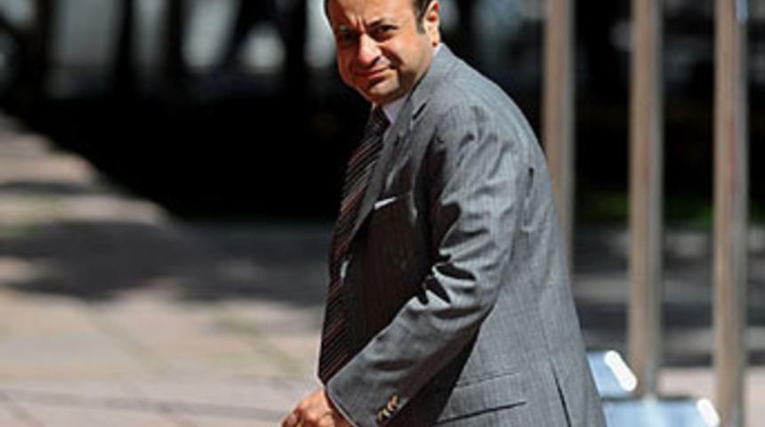 Egemen Bağış: "Dolmuşa gelmem"