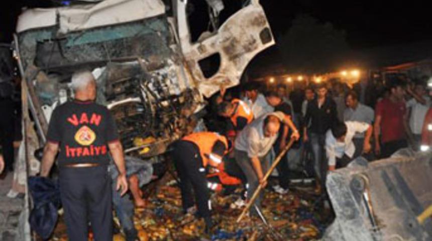 Freni patlayan çekici dehşet saçtı