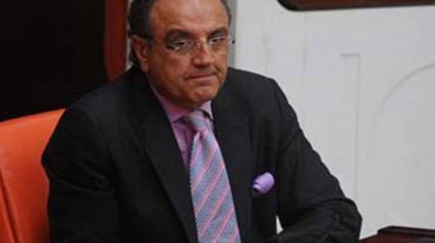 Sırrı Sakık: &Uuml;zg&uuml;n&uuml;z