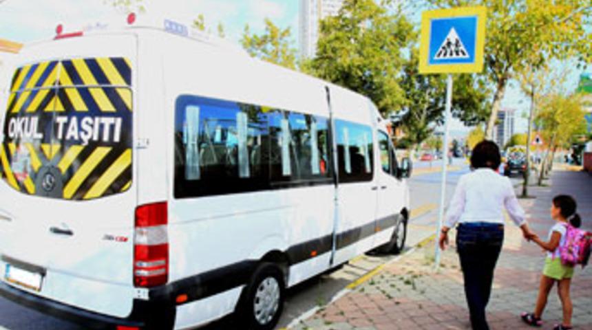 Okullar servislere zamla a&ccedil;ıldı