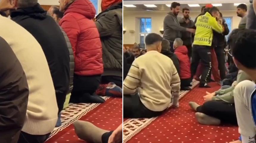 'Örümcek Adam' kostümüyle bayram namazı kılan kişiye polis müdahalesi!