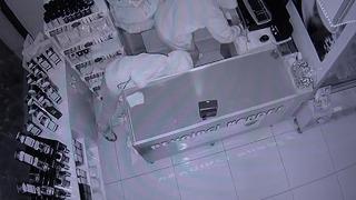 Hırsızlara harçlık bıraktı, aldıkları için teşekkür etti! Sağolsunlar güzel hırsızlar dedi, ricasını böyle iletti