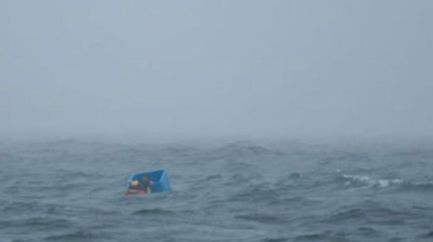 Okyanusun ortasında 26 saat tek başına