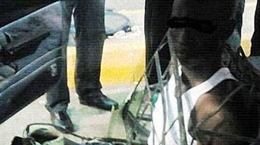 Koltuktan adam &ccedil;ıktı