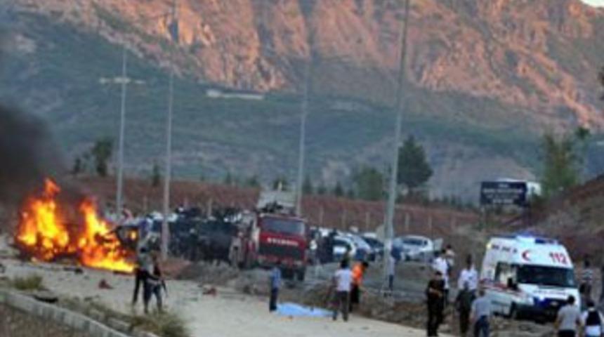 Tunceli'de patlama 6'sı asker 7 şehit!
