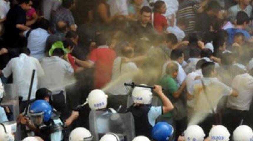 4+4+4 protestosuna biber gazlı müdahale