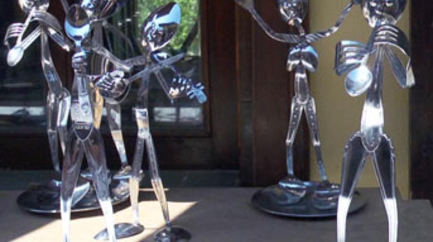 &Ccedil;atal ve kaşıklarla nasıl sanat yapılır?