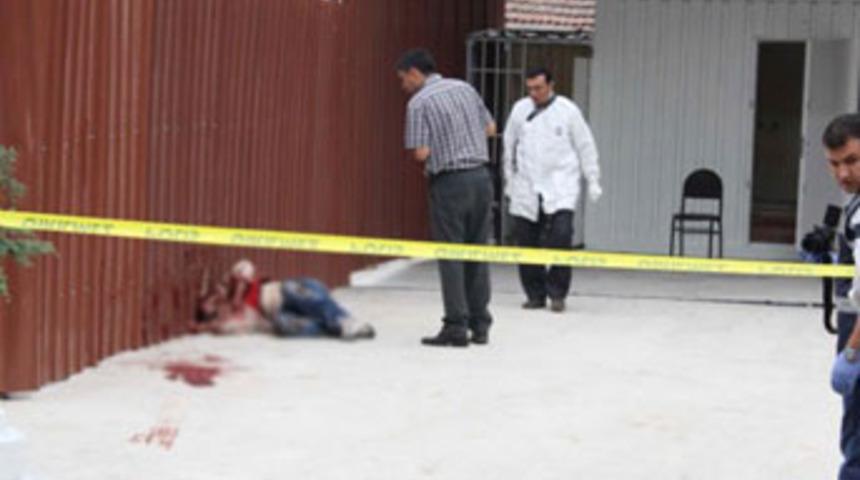 Önce dövdüler sonra üzerinden araçla geçtiler