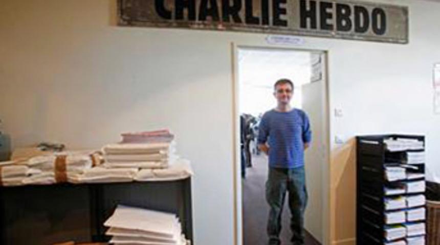 Karikat&uuml;rlere yoğun tepki ve ilgi