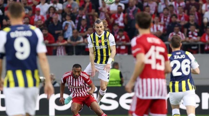 Olympiakos maçında alınan yenilgi sonrası Fenerbahçe'nin yıldız ismi sorumluluğu aldı, özür mesajı yayınladı!