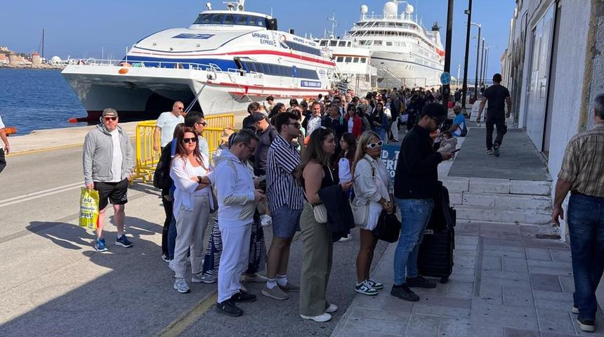 Türkiye'den akın var! 'Kapıda vize' sonrası Yunan adaları bayram tatilcilerinin gözde adresi oldu, sayı 20 bini aştı