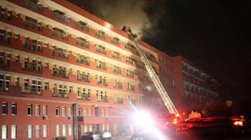 Maltepe'deki Süreyyapaşa Hastanesi'nde yangın