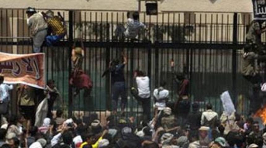 Film isyanı Yemen'e sıçradı: 4 ölü