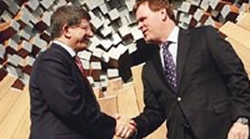 Atilla Altıkat’ın anısına anıt