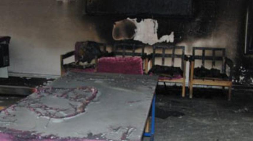 Teröristler, Şemdinli'de okul yaktı