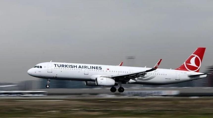 THY uçağına bomba ihbarı! Bükreş'e acil iniş yaptı, uçakta arama yapıldı, ihbar asılsız çıktı...