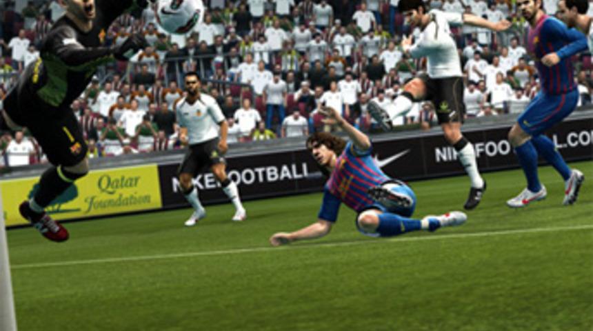 PES 2013, FIFA 13&prime;e Meydan Okuyor!