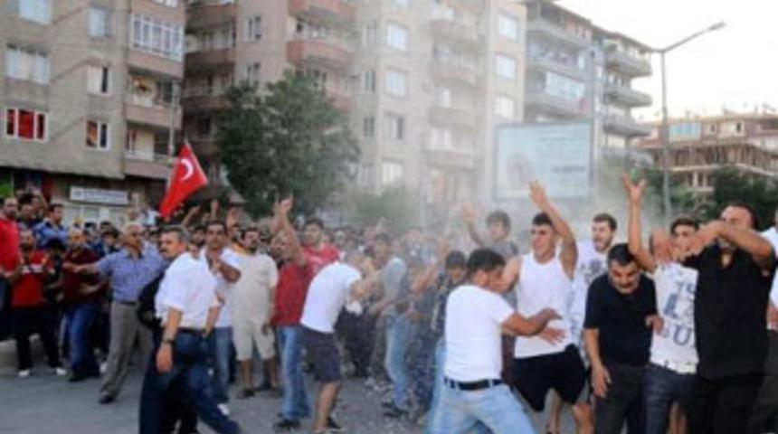 Hatay'da izinsiz gösteri gerginliği