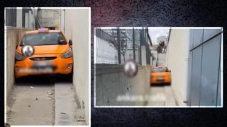 Daha önce böylesini görmediniz! Taksi dar yola girdi... İki duvar arasında sıkışıp kaldı