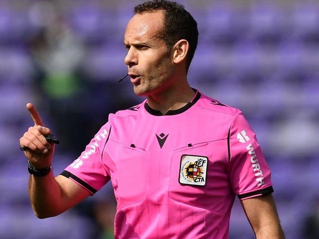 Süper Lig'de tarihe geçen an! İspanyol hakem VAR'dan bağlanarak golü iptal ettirdi