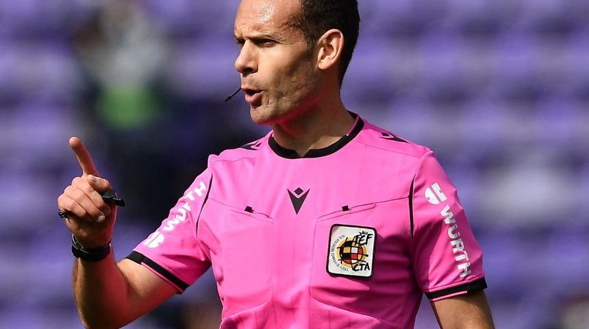 Süper Lig'de tarihe geçen an! İspanyol hakem VAR'dan bağlanarak golü iptal ettirdi