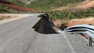 O kentte yağış sonrası yol çöktü! Geçici olarak araç trafiğine kapatıldı